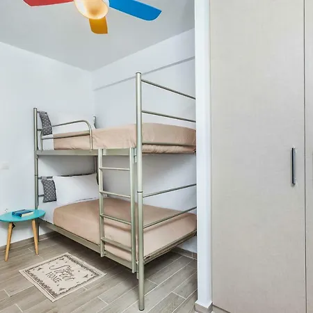 Edem Chanioti Hébergement de vacances *
